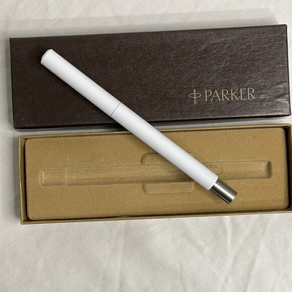 Vintage Parker Ballpoint Pen White Chrome Arrow Accent Black Ink Original Box - Picture 7 of 8